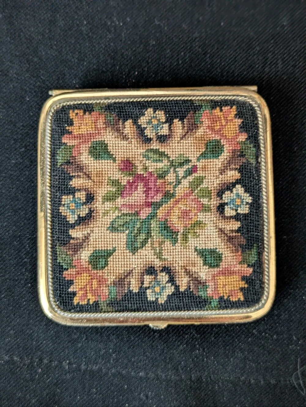Vintage 50s Floral Needlepoint Handbag w/Compact,Eyeglass Case & Coin Purse